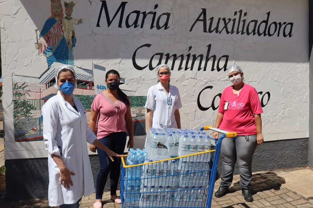 Em Três Lagoas Ministério Adorai doa água mineral para abastecer a Enfermaria Covid