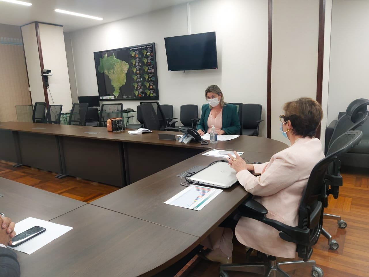 Prefeita Gerolina esteve em Brasília em busca de recursos para Água Clara