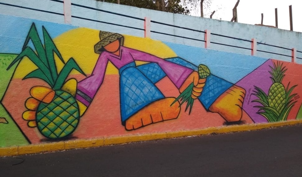 Pontilhão da Antiga NOB, em Mirandópolis, ganha artes de artista local em nova revitalização