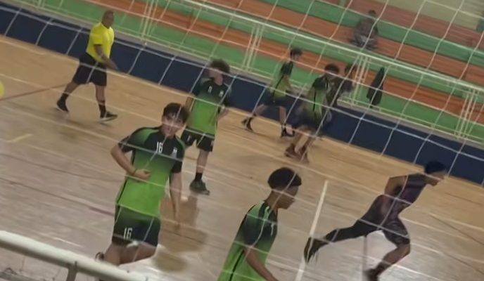 Indignação e silêncio : atletas do handebol de Andradina denunciam abandono da Secretaria de Esportes