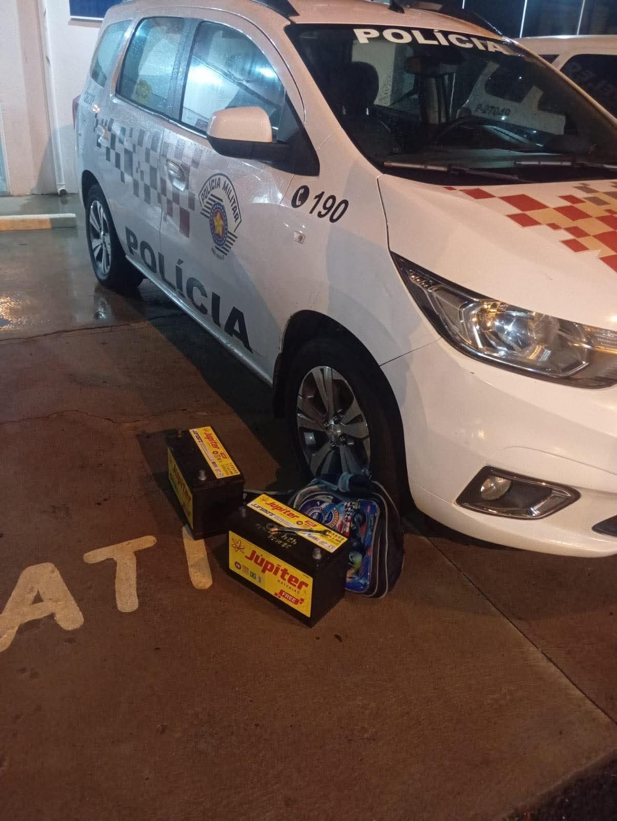 Polícia Militar prende 02 por furto de baterias em almoxarifado da Prefeitura de Pereira Barreto