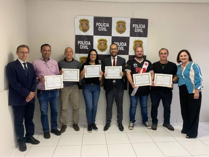 POLICIAIS CIVIS DA DISE DE ASSIS FORAM HOMENAGEADOS PELA DELEGACIA GERAL DE POLÍCIA PELO TRABALHO DESENVOLVIDO NA OPERAÇÃO DELIVERY E K4