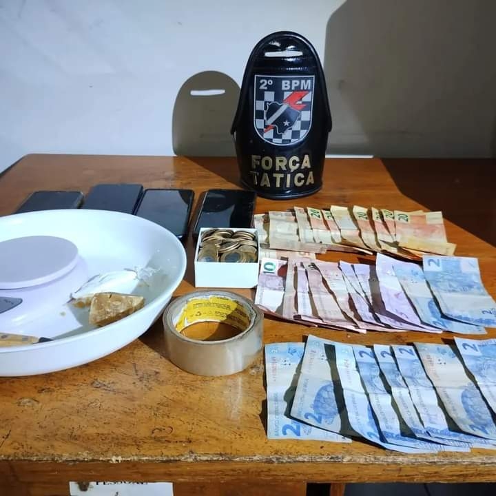 Força Tática de Três Lagoas faz prisão de dois casais por tráfico de drogas e associação criminosa