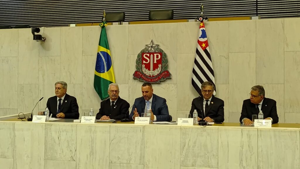 GOB-SP: Sereníssimo Ruberval Ramos Castello participa de sessão solene na ALESP em comemoração ao Dia do Maçom