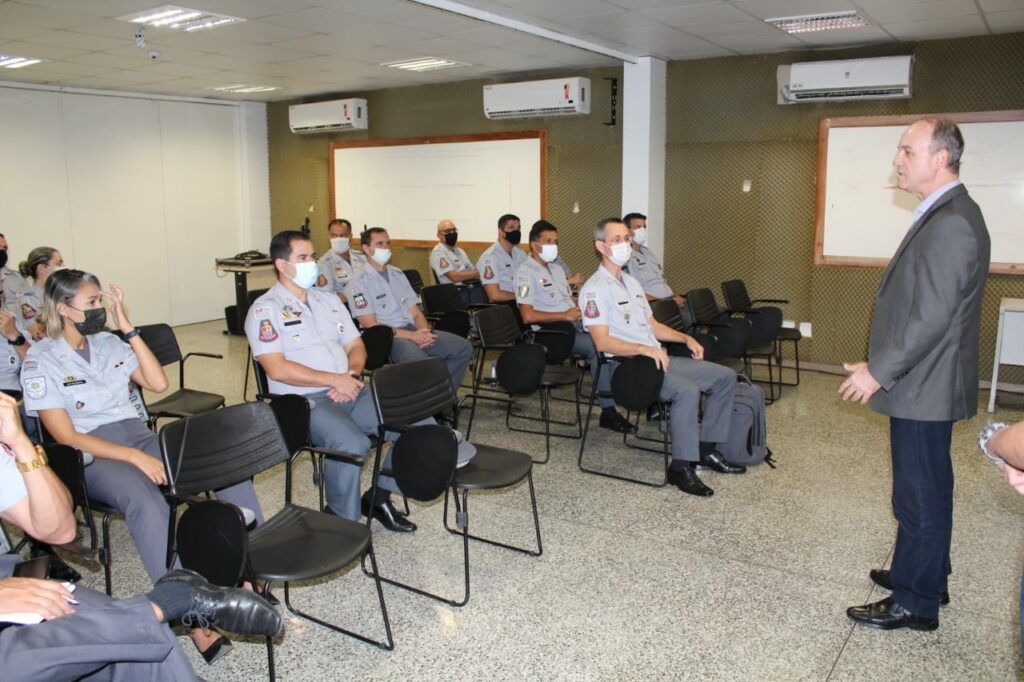 Comandante da 1º CIA de Andradina Capitão Valdomiro visita Centro Integrado de Comando e Controle em Manaus