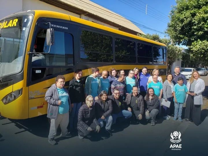 Prefeitura Municipal de Andradina cede ônibus adaptado a APAE