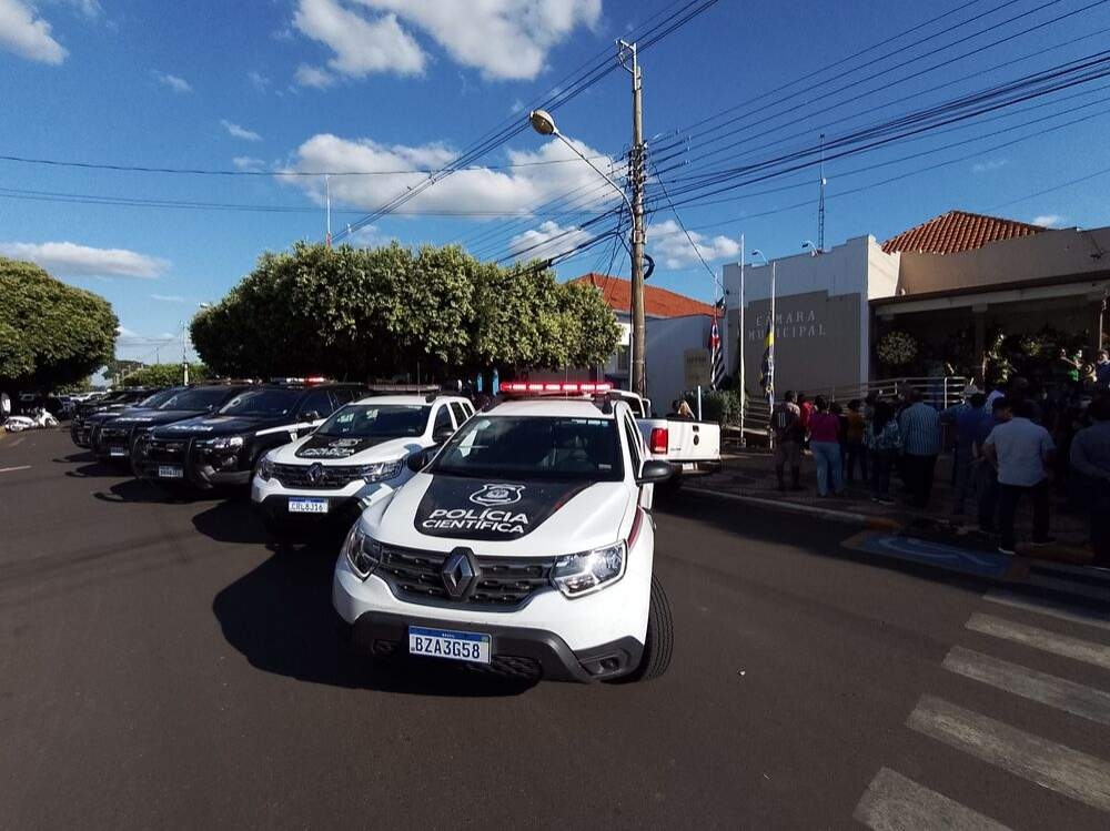 Em Guararapes homenagens marcam despedida do delegado Marcos Roberto morto em acidente automobilístico