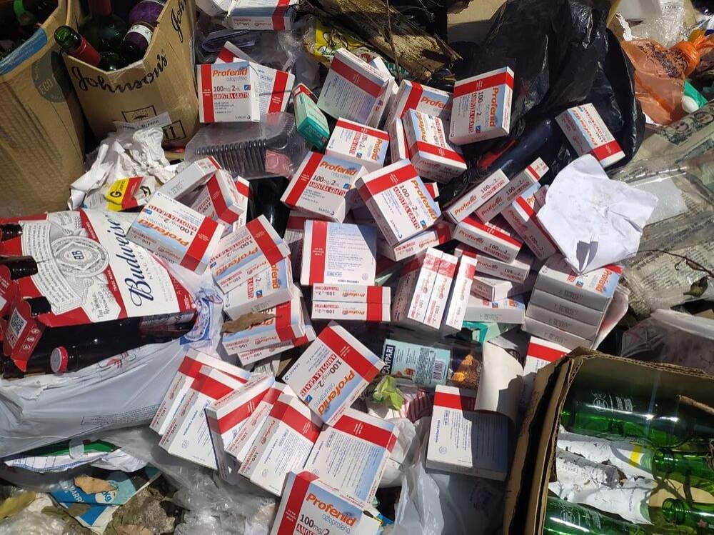 Guarda Municipal de Araçatuba recolhe medicamentos descartados irregularmente na antiga Acrepom