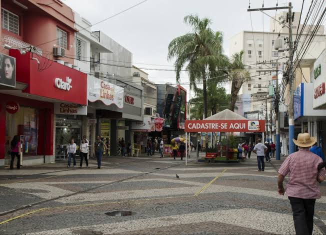 Prefeitura de Araçatuba segue Estado e flexibiliza comércio e religiosos