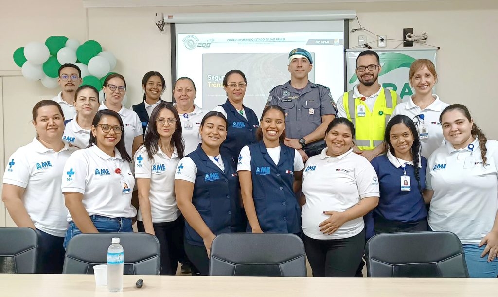 Polícia Militar realiza palestra sobre segurança no trânsito no AME de Andradina durante a SIPAT