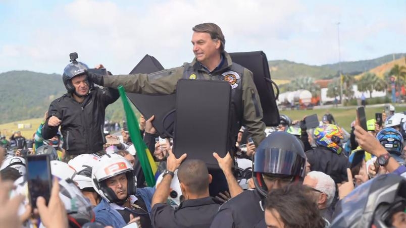 Governo de SP autua Bolsonaro por não uso de máscara em manifestação na capital