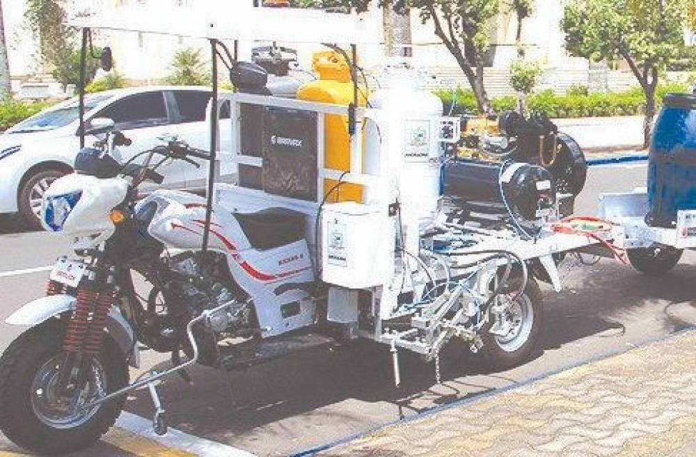 Em Andradina advogado crítica contrato de R$ 1 milhão em sinalização de ruas e prefeitura esquece que tem máquina que faz o mesmo serviço