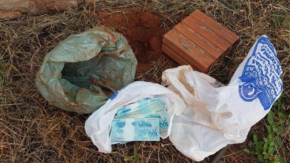 Polícia Civil de Andradina em ação recupera dinheiro roubado e prende 02 autores que roubaram um empresário