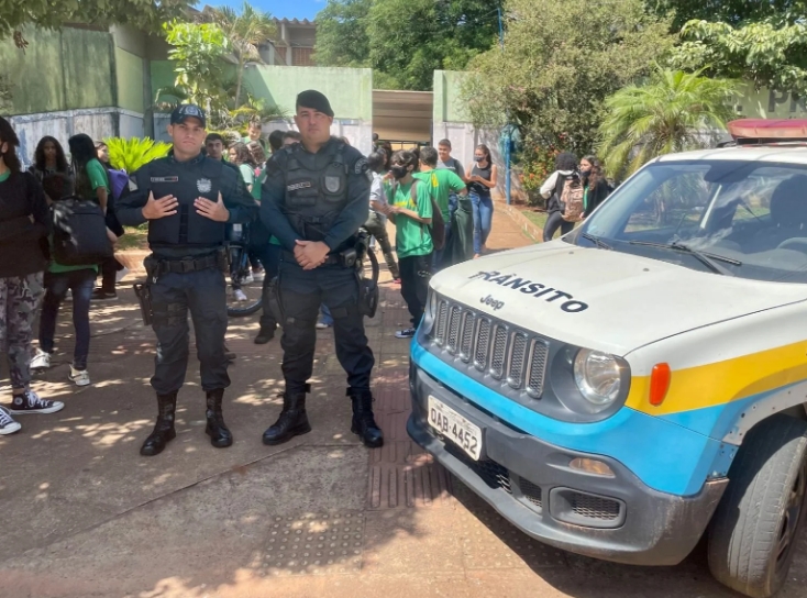 Polícia Militar realiza policiamento nas escolas de Três Lagoas