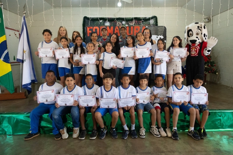 Em Andradina Alunos da Josepha de Jesus Carreira concluem Programa Bombeiro na Escola