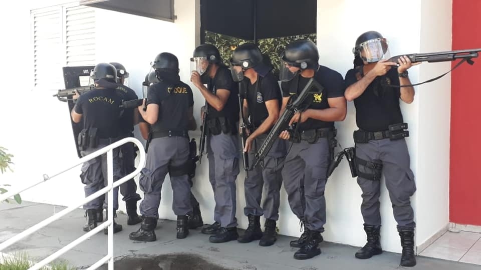 EM ANDRADINA PELOTÃO DE FORÇA TÁTICA DO 28 BPM/I REALIZA TREINAMENTO INTENSIVO