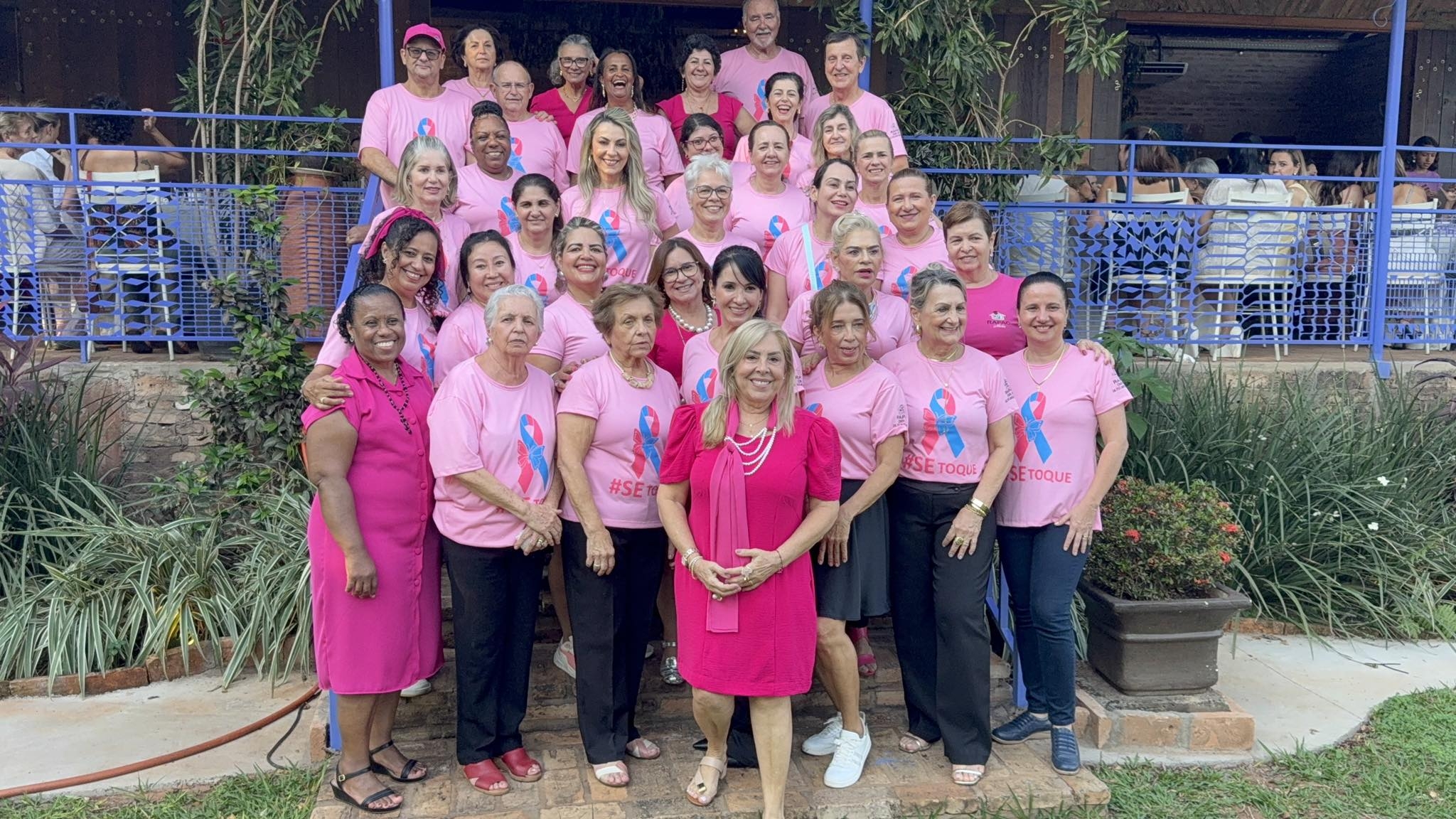 Família RAPAC celebra solidariedade e sucesso no 11º Chá Outubro Rosa em Andradina