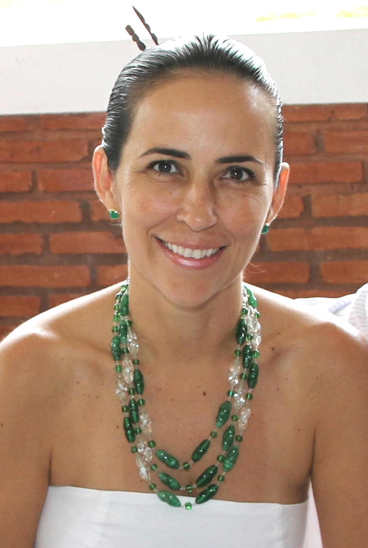 Andradina chora a perda da professora de educação infantil Simone Cuevas
