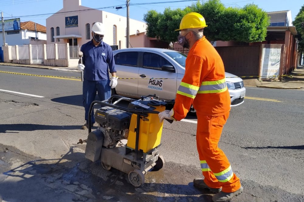 Águas Andradina inicia plano de obras no Pereira Jordão e Centro Baixo