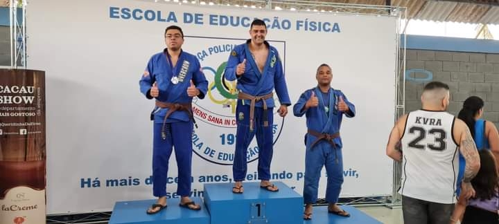 POLICIAL DE SUD MENNUCCI DO 28º BATALHÃO DE POLÍCIA MILITAR CONQUISTOU O TÍTULO DE 1º LUGAR NO CAMPEONATO DE JIU JTSU