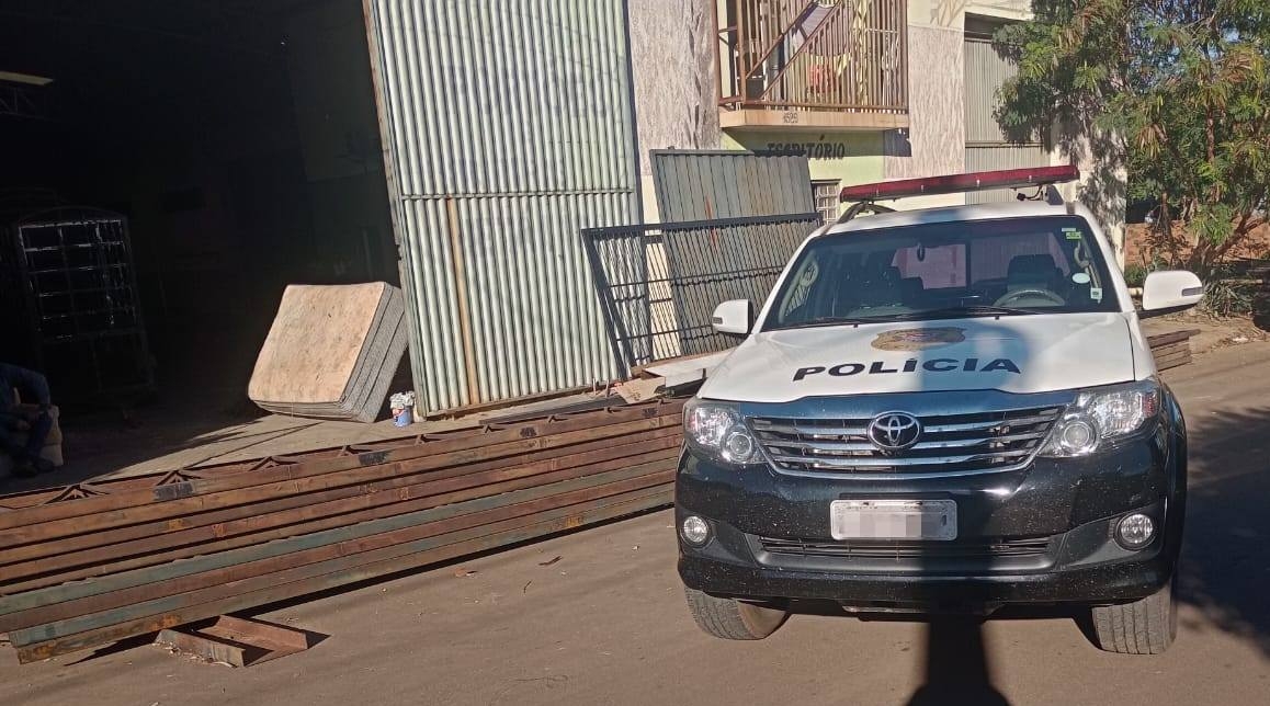 Polícia Civil recupera mais de 130 peças de estrutura metálica furtadas de cerâmica desativada em Panorama