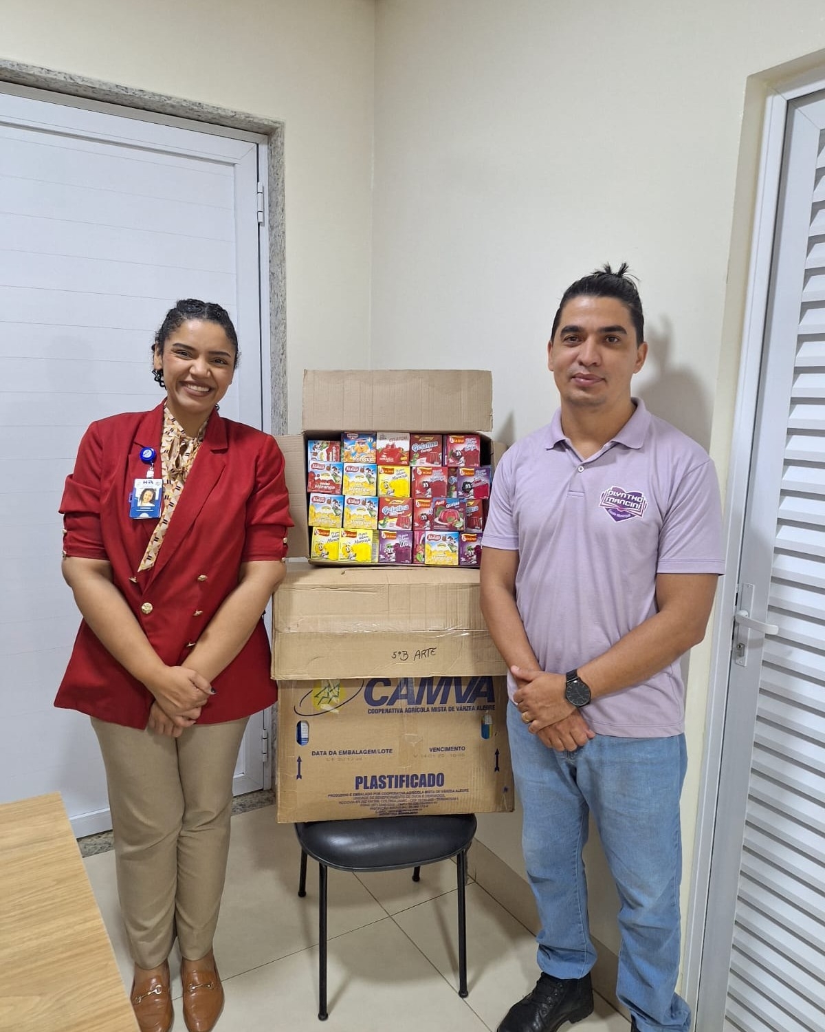 Hospital Auxiliadora de Três Lagoas recebe doações de gelatinas da Escola Municipal Olynto Mancini