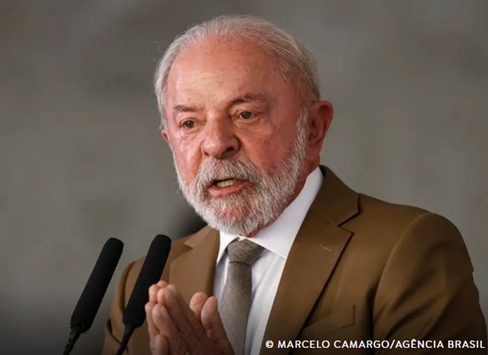 Lula zera imposto e subsidia diesel para conter alta do petróleo