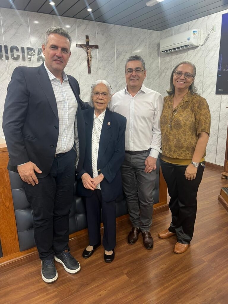 Ex- diretora do HNSA de TL, Ir. Nilda Cavalcante, recebe homenagem na Câmara Municipal de Lins