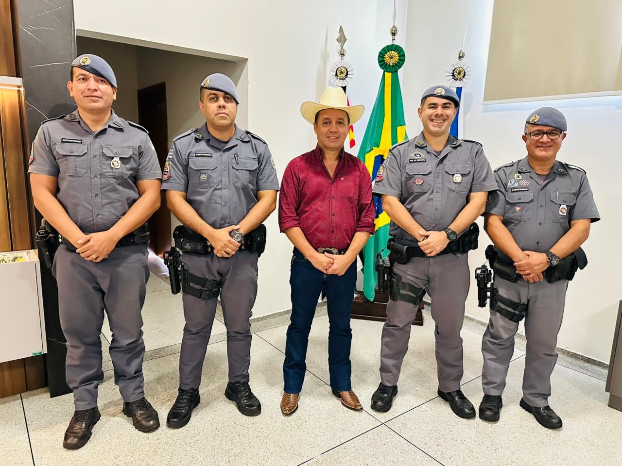 Polícia Militar faz visita ao Prefeito Municipal de Nova Independência