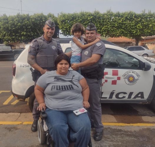 Heróis de farda  Criança engasgada com frango após merenda escolar é salva pela Polícia Militar em Tupi Paulista