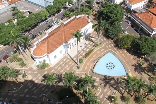 PREFEITURA DE BIRIGUI CORTA 73 CARGOS E MUDA SECRETARIAS