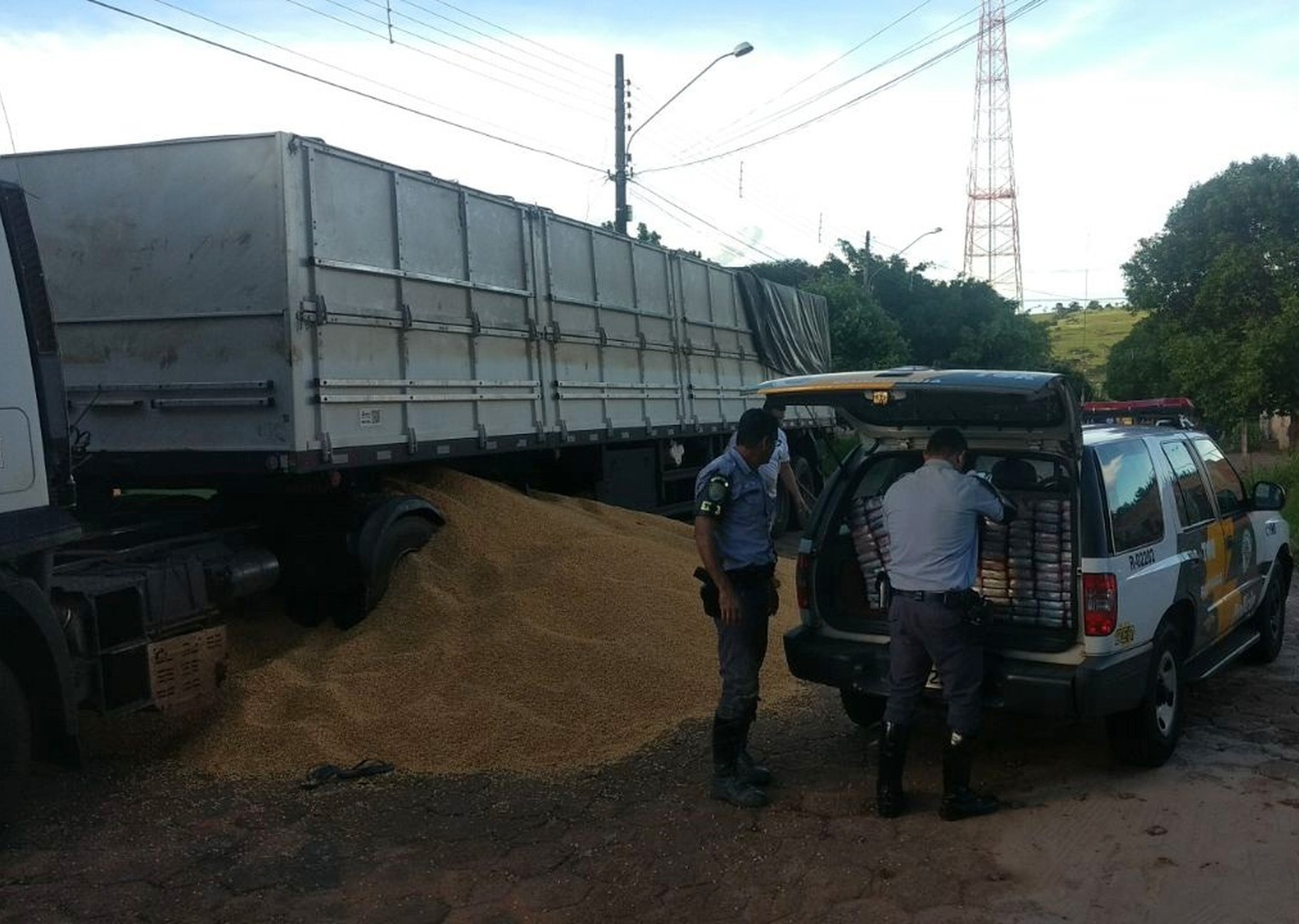Clinica de Três Lagoas é arrombada e bandidos levam Tv de 48 polegadas