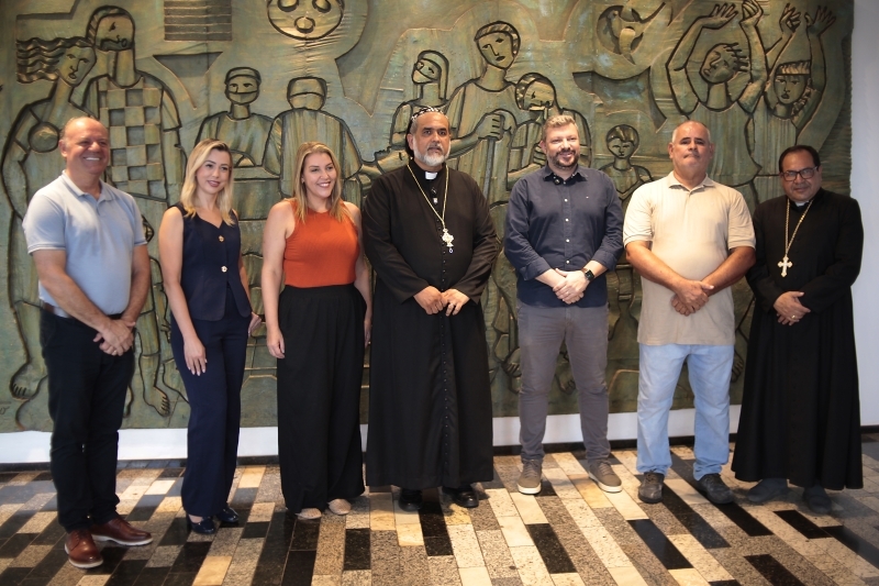 Padre Kelmon visita a Santa Casa Andradina