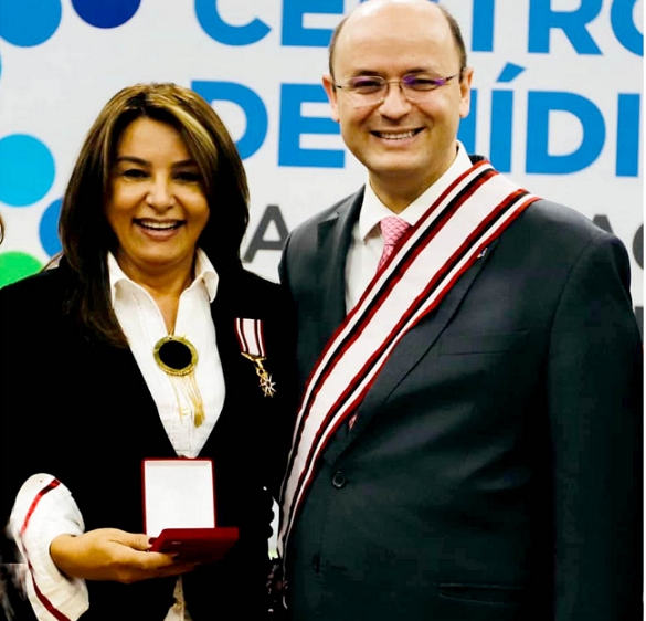 Dirigente Regional de Ensino de Andradina Selênia Melo recebe maior honraria do Governo do Estado de SP