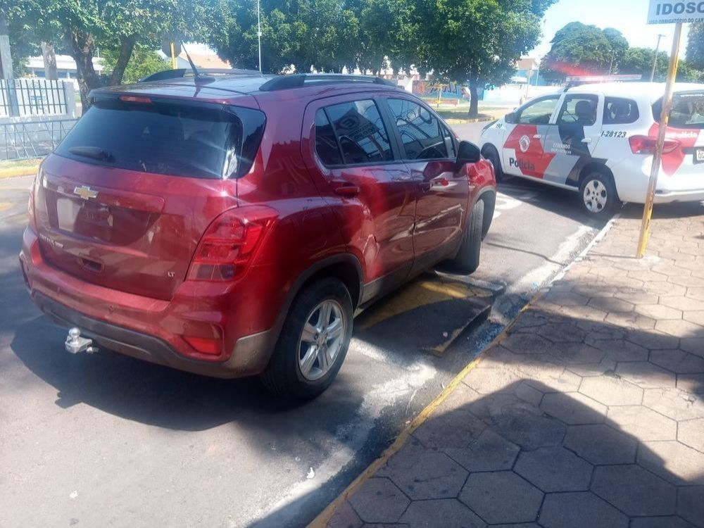 Radiopatrulha de Andradina em ação recupera carro roubado de analista financeiro morador da cidade de São Paulo