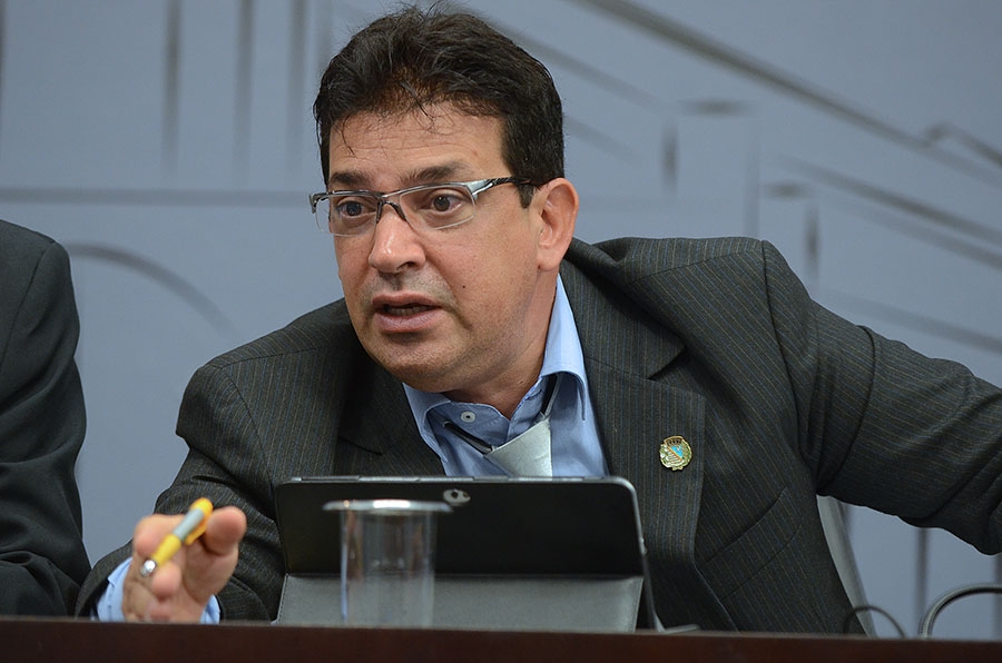 Coronel David eterniza profissionais da segurança pública com Medalha CEL PM Adib Massad