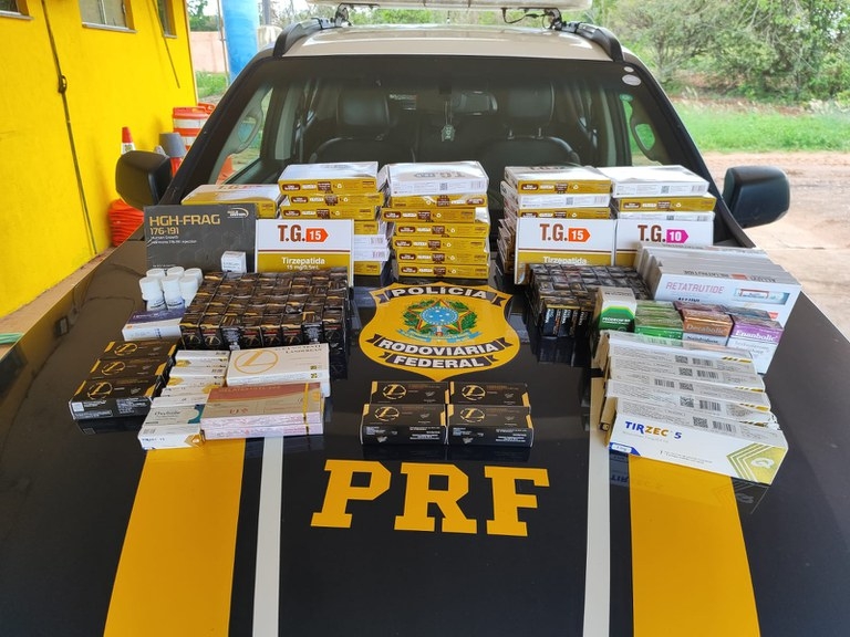 Polícia Rodoviária Federal de Água Clara apreende carga de medicamentos