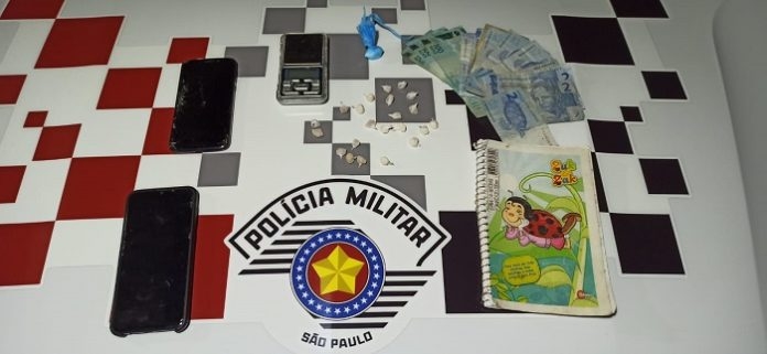 Polícia Militar prende homem por tráfico de drogas no bairro Vila Romana em Tupi Paulista
