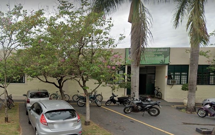 ALUNO COM AUTISMO É FLAGRADO COM FACA EM ESCOLA DE BURITAMA
