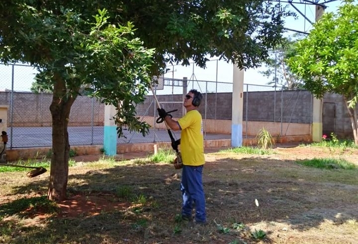 Prefeitura de Castilho prioriza limpeza das escolas