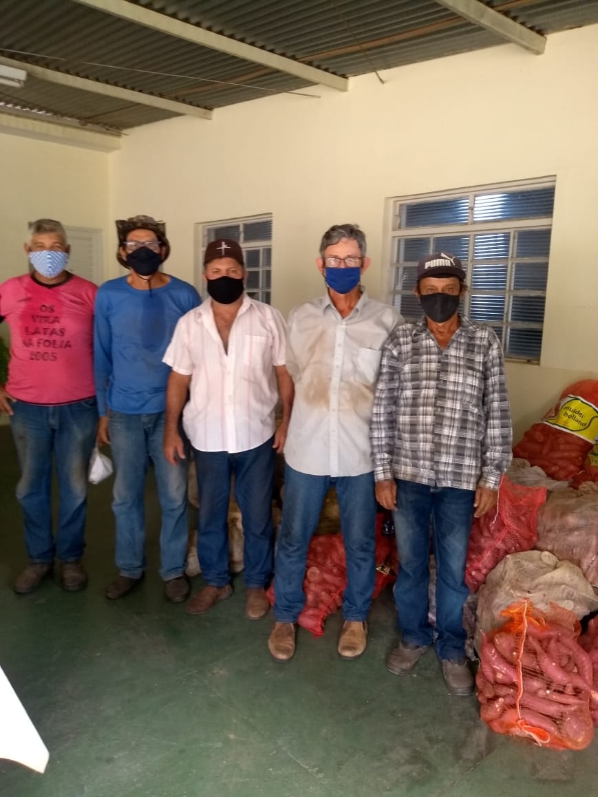 Produtor Rural SHIGUERU TAKANO doou mais de 1 tonelada de alimentos para Prefeitura de Lavínia