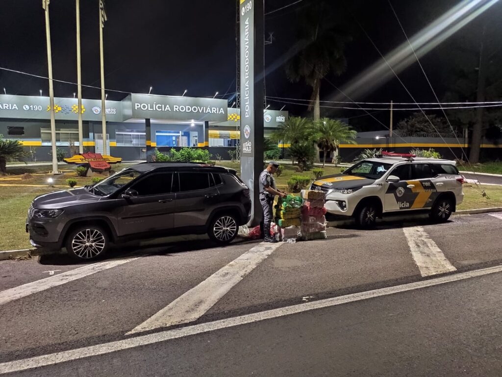 TOR  de Araçatuba prendeu motorista com Jeep roubado do Rio de Janeiro e 235 tijolos de maconha na rodovia SP 300