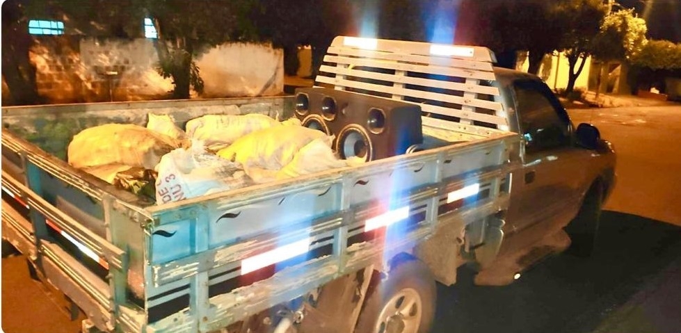 Polícia Militar prendeu 02 indivíduos por furto de milho em sítio na vicinal SPV-8, entre Castilho e Nova Independência