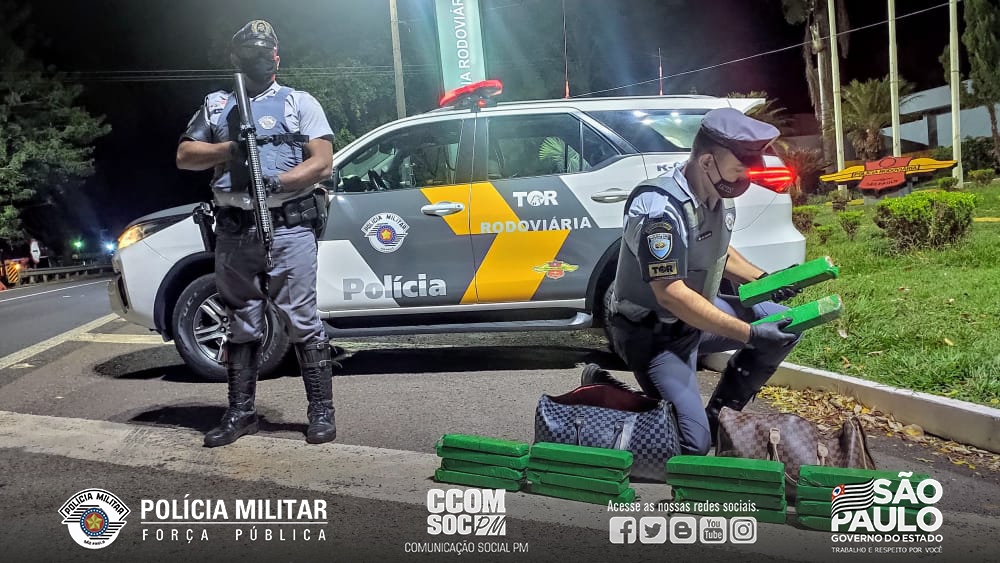 TÁTICO OSTENSIVO RODOVIÁRIO DE ARAÇATUBA  PRENDE TRAFICANTE EM ÔNIBUS INTERESTADUAL