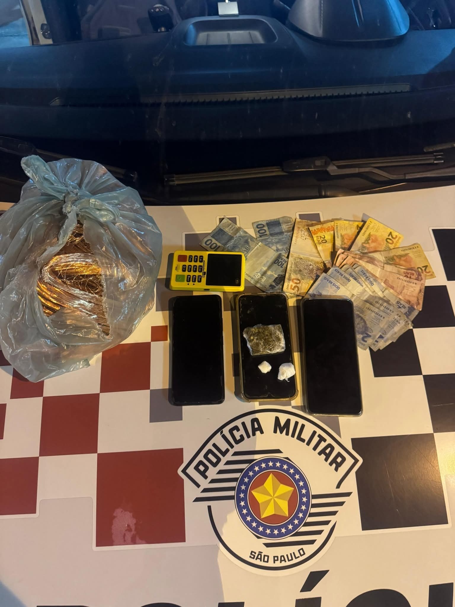 Polícia Militar de Sud Mennucci prendeu mulher por tráfico de drogas no centro da cidade