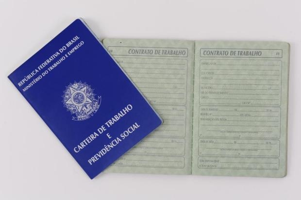 VOCÊ SABIA??? Assessor especial do Governo de Andradina realiza campanha e continua recebendo salário da prefeitura