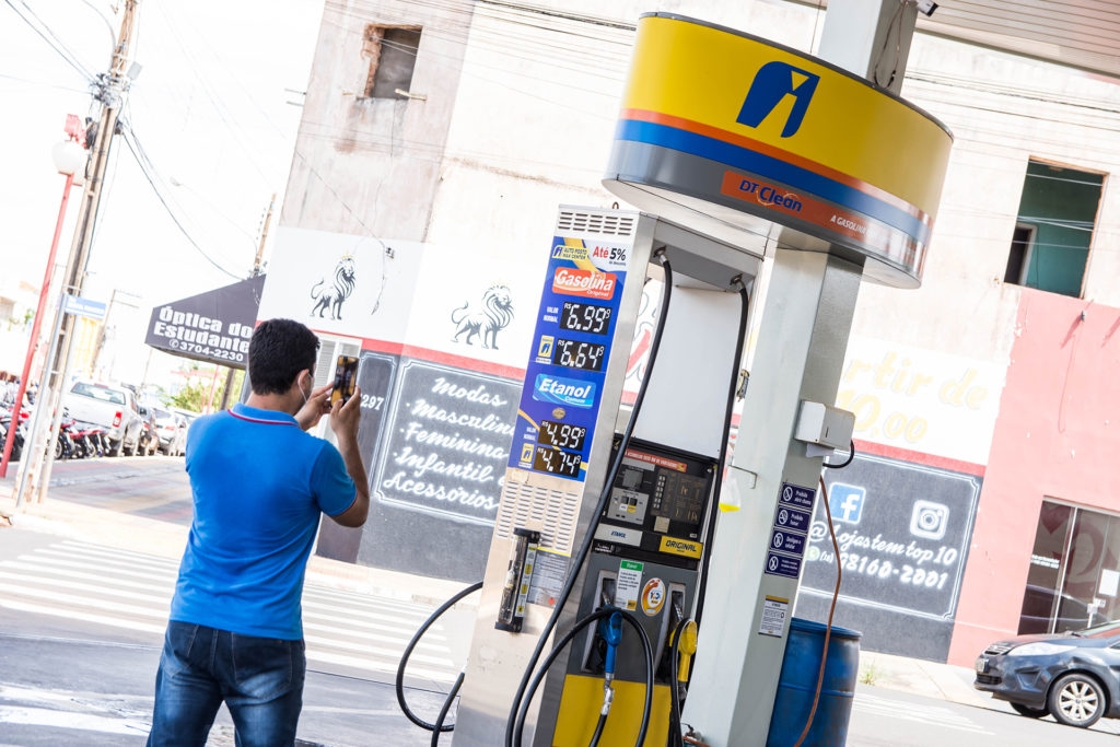 Procon Municipal fiscaliza postos de combustíveis de Pereira Barreto