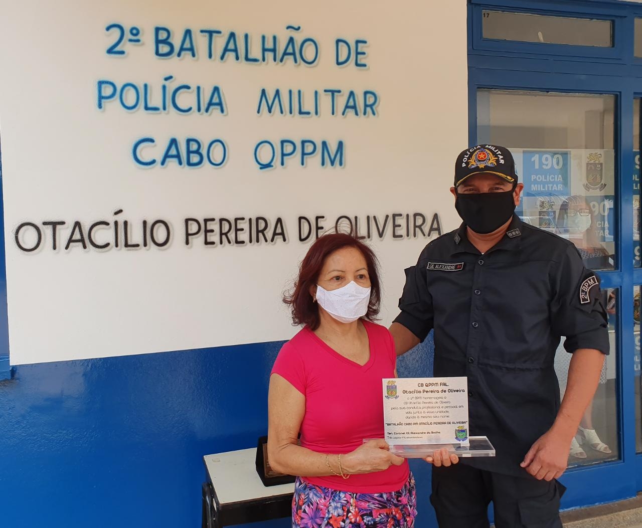 Comandante do 2º Batalhão de Polícia Militar homenageia família do Policial que deu nome à unidade em Três Lagoas