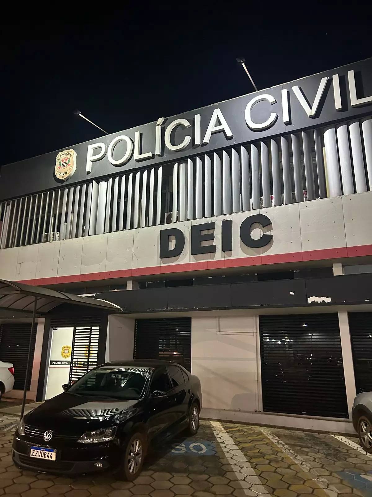 DEIC DE BAURU ESTOURA CASA BOMBA E APREENDE 20 MILHÕES EM DROGAS NO JARDIM PETRÓPOLIS