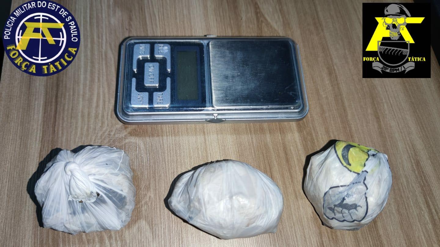 POLÍCIA MILITAR DE ANDRADINA PRENDE 02 POR TRÁFICO DE DROGAS NO BAIRRO BENFICA